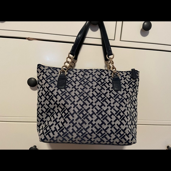 Tommy Hilfiger bag - Picture 3 of 5